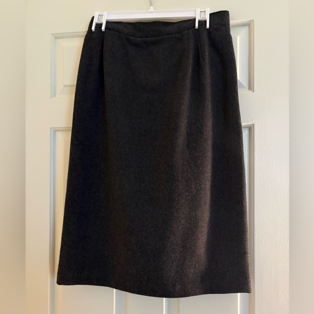 Elegant Charcoal Gray Women's Wool Skirt